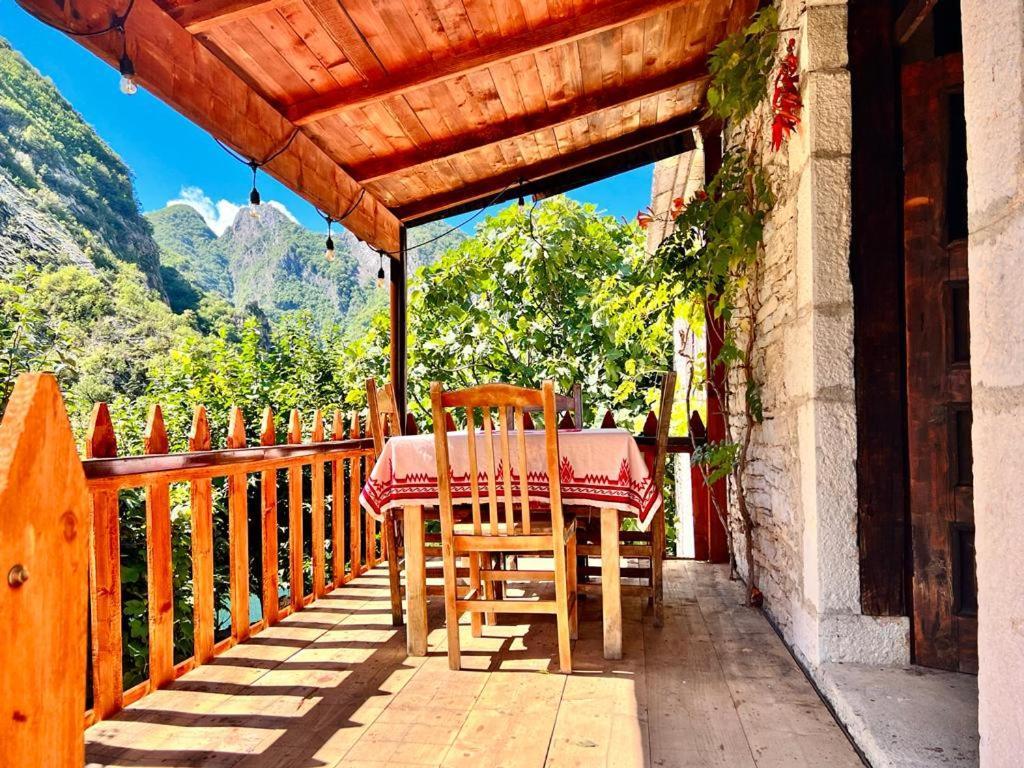Hotel Neomalsore Agrotourism, Komani Lake Exterior foto